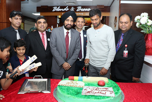 Cricketer Shoaib Malik Enthralls Crowd at Thumbay Hospital 1